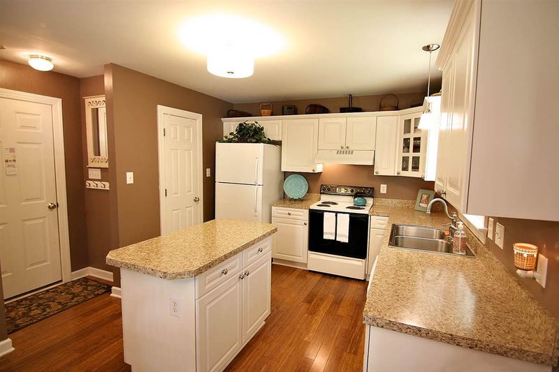 333 Holly Branch Dr, Holly Springs, NC 27540