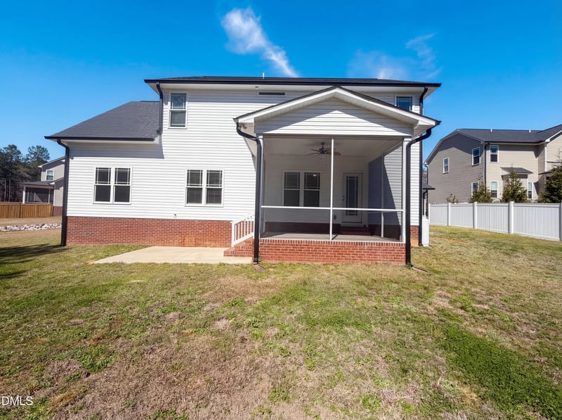 333 Oakhaven Dr, Holly Springs, NC 27540