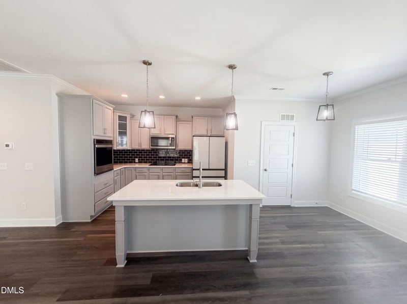 333 Oakhaven Dr, Holly Springs, NC 27540