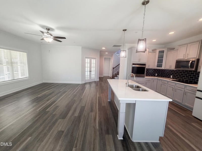 333 Oakhaven Dr, Holly Springs, NC 27540
