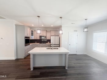 333 Oakhaven Dr, Holly Springs, NC 27540