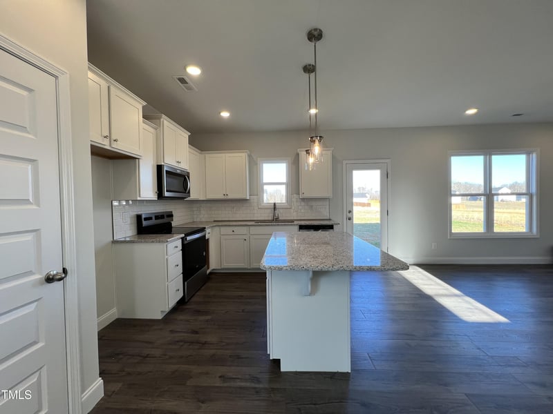 333 Springtooth Dr, Zebulon, NC 27597