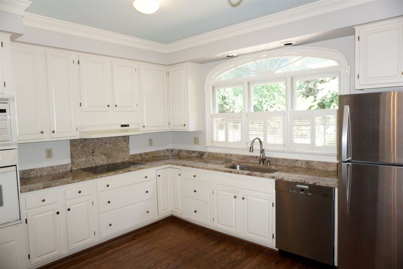 3330 Ridgecrest Ct, Raleigh, NC 27607