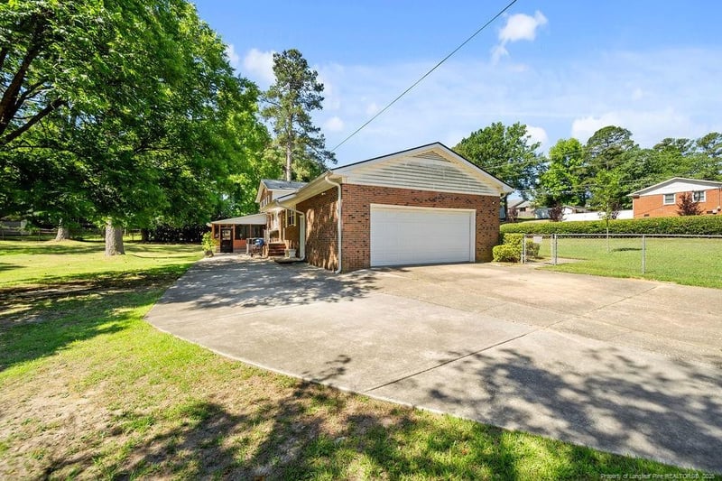 3332 Melba Dr, Fayetteville, NC 28301