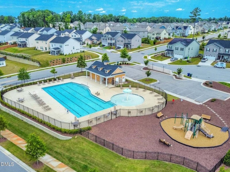 3334 Longleaf Estates Dr, Raleigh, NC 27616