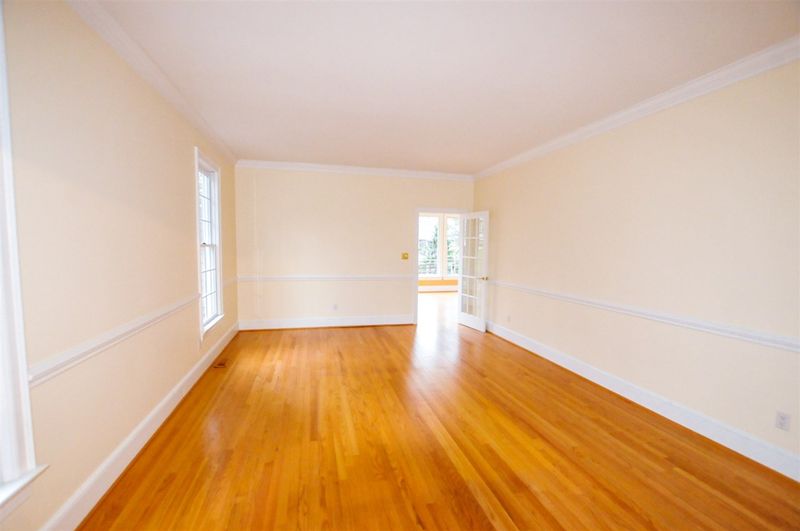 334 Burlage Cir, Chapel Hill, NC 27514