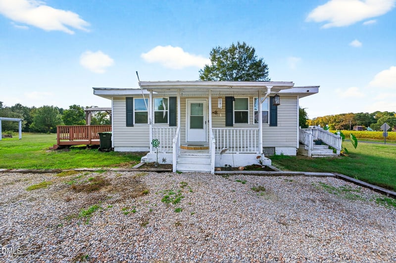 334 Perry Curtis Rd, Zebulon, NC 27597