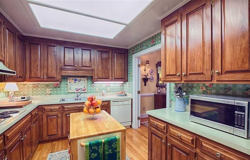 3345 Ridgecrest Ct, Raleigh, NC 27607