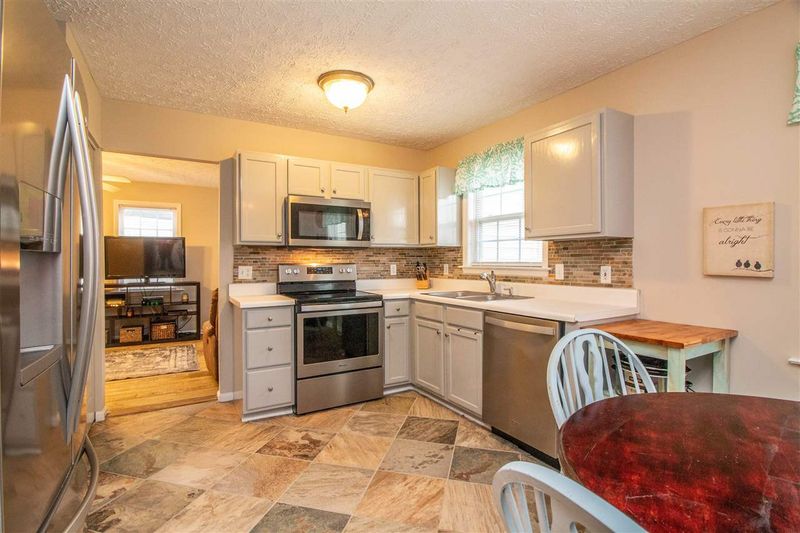 3348 Neptune Dr, Raleigh, NC 27604