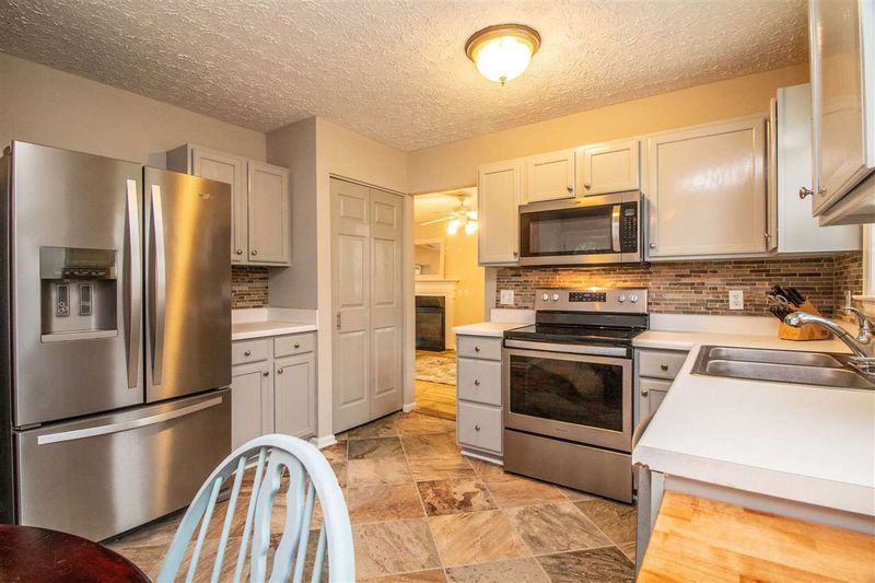 3348 Neptune Dr, Raleigh, NC 27604