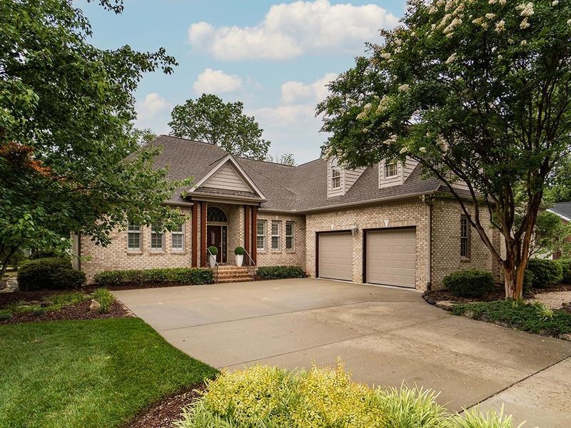 3349 Winterbell Dr, Burlington, NC 27215