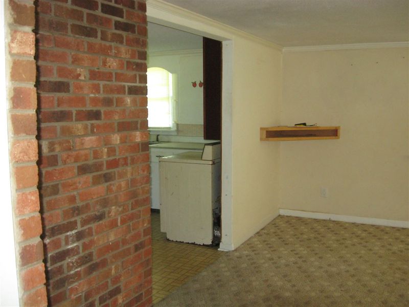335 W Barnes St, Clayton, NC 27520