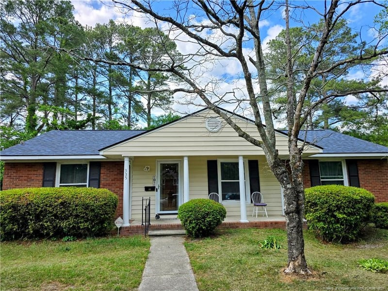 335 Bartow Dr, Fayetteville, NC 28301
