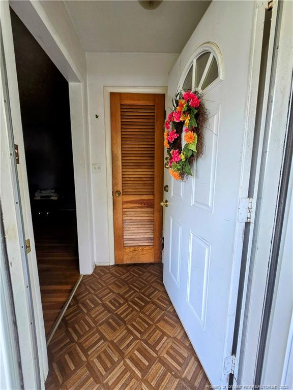 335 Bartow Dr, Fayetteville, NC 28301