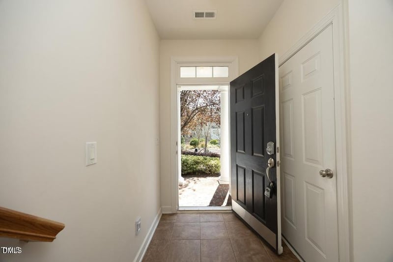 335 Bridgegate Dr, Cary, NC 27519