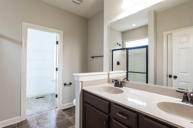 335 N Farm Dr, Clayton, NC 27527