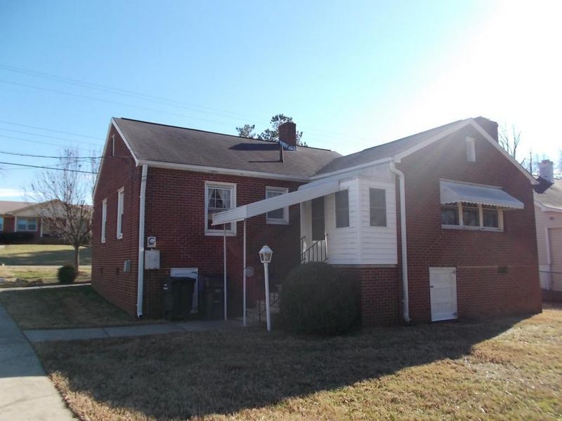 335 Williamson St, Burlington, NC 27215