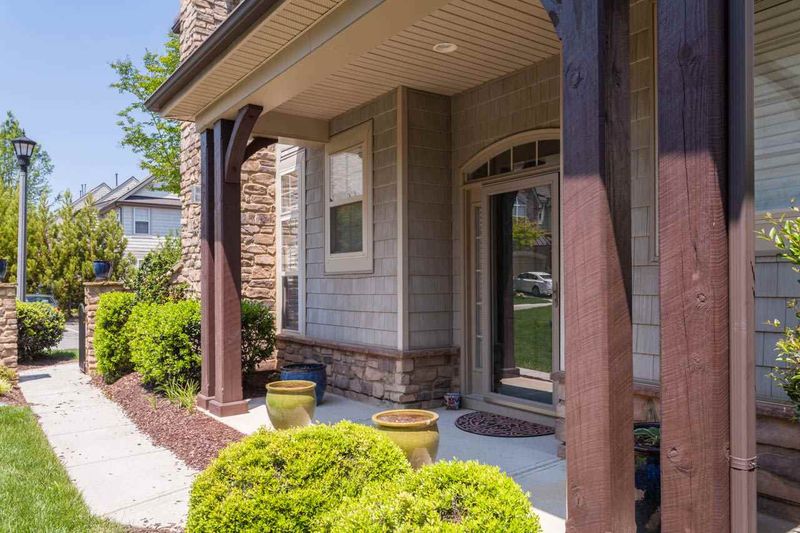 336 Sunstone Dr, Cary, NC 27519
