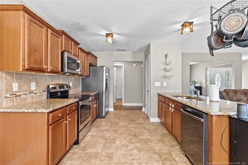 3365 Fork Ln, Hope Mills, NC 28348
