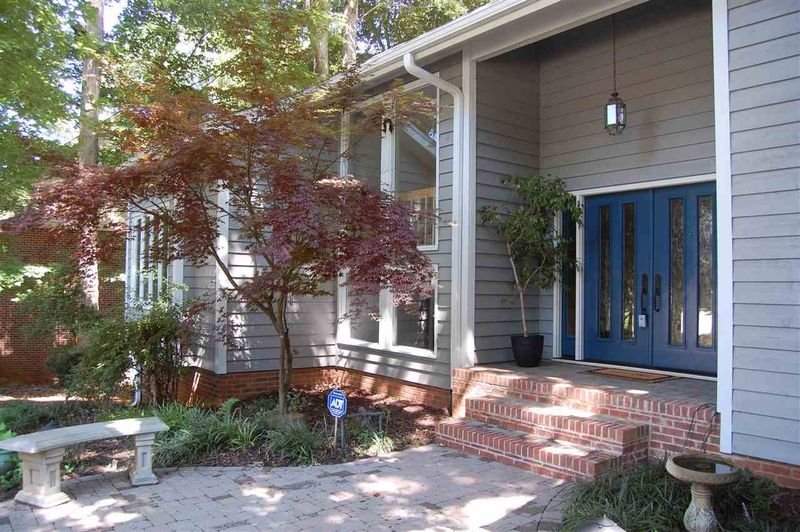 337 Lochside Dr, Cary, NC 27518