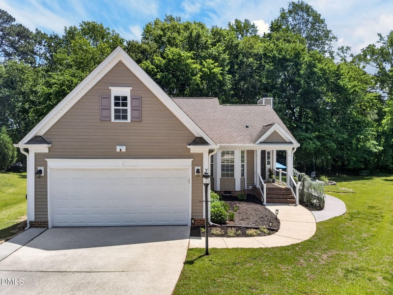 337 Stone Hedge Ct, Holly Springs, NC 27540
