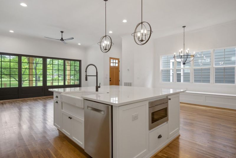 337 S Walker St, Cary, NC 27511