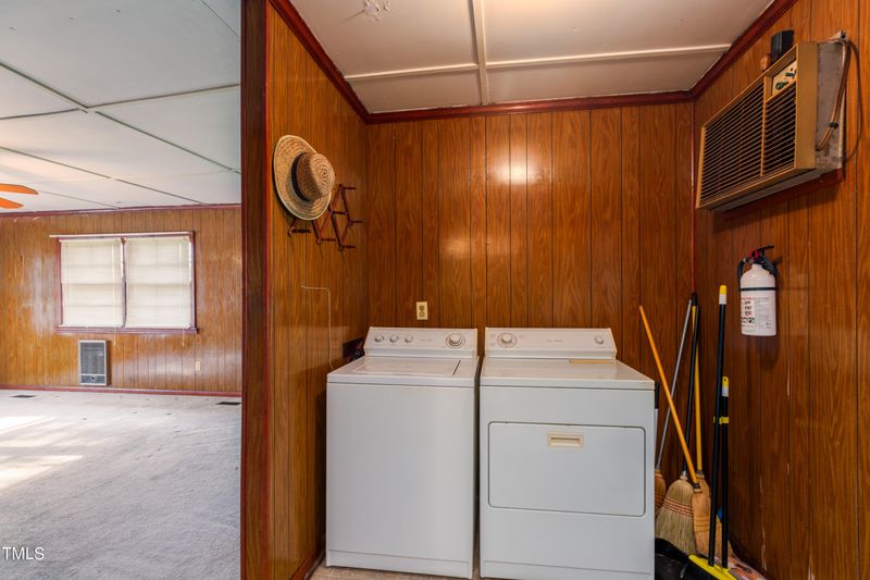 3370 Nc 96, Four Oaks, NC 27524