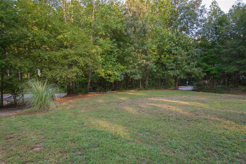 338 Shawnee Dr, Louisburg, NC 27549