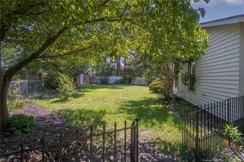 3391 Hawthorne St, Hope Mills, NC 28348