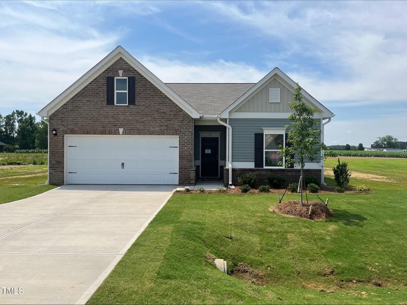 34 American Marigold Dr #64, Benson, NC 27504