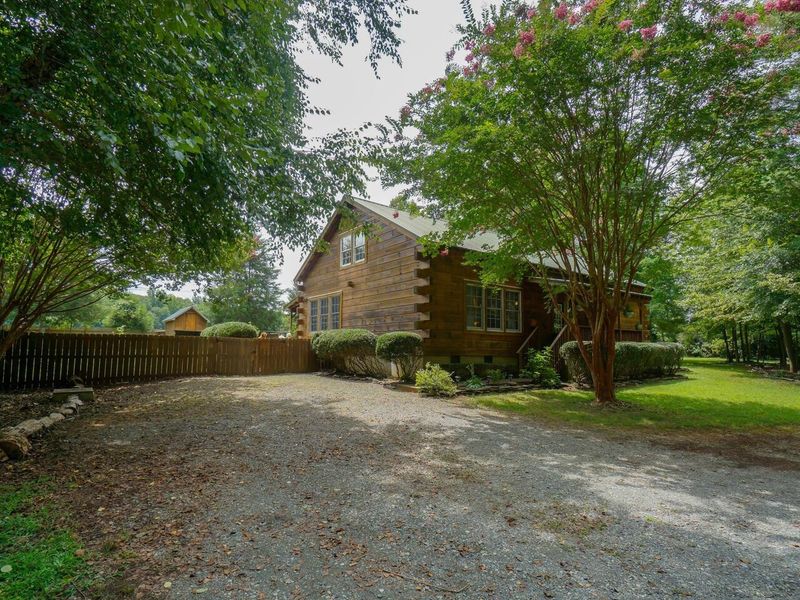 34 Carriage Ct, Pittsboro, NC 27312