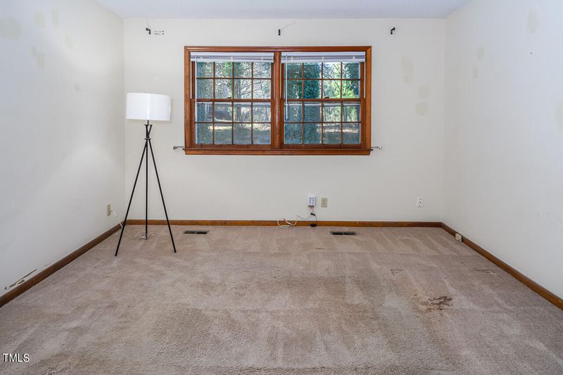 34 S Circle Dr, Chapel Hill, NC 27516