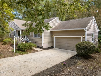 34 Clover Dr, Chapel Hill, NC 27517