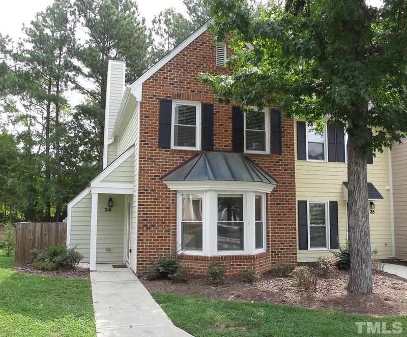 34 Forest Glen Dr, Chapel Hill, NC 27517