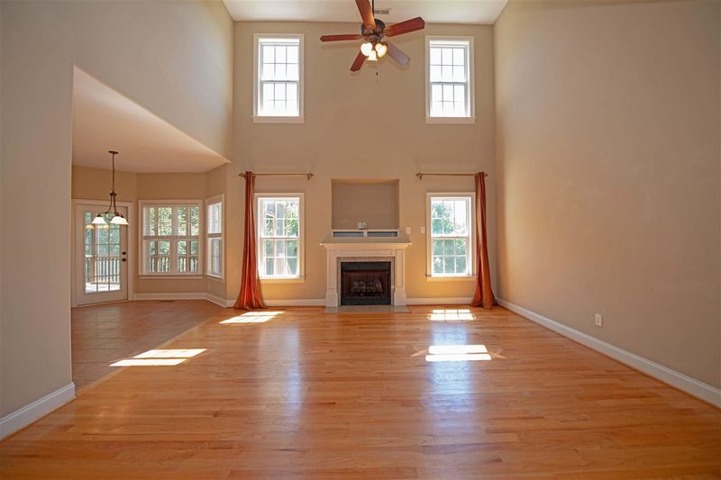 34 Neuse Landing Dr, Clayton, NC 27527