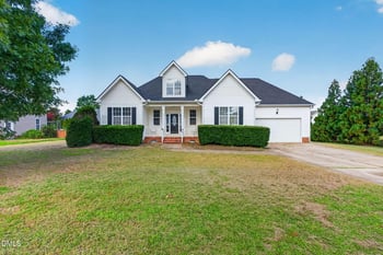 34 Overby Ct, Fuquay Varina, NC 27526