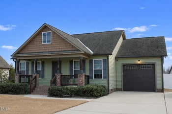 34 Woodglen Dr, Clayton, NC 27527