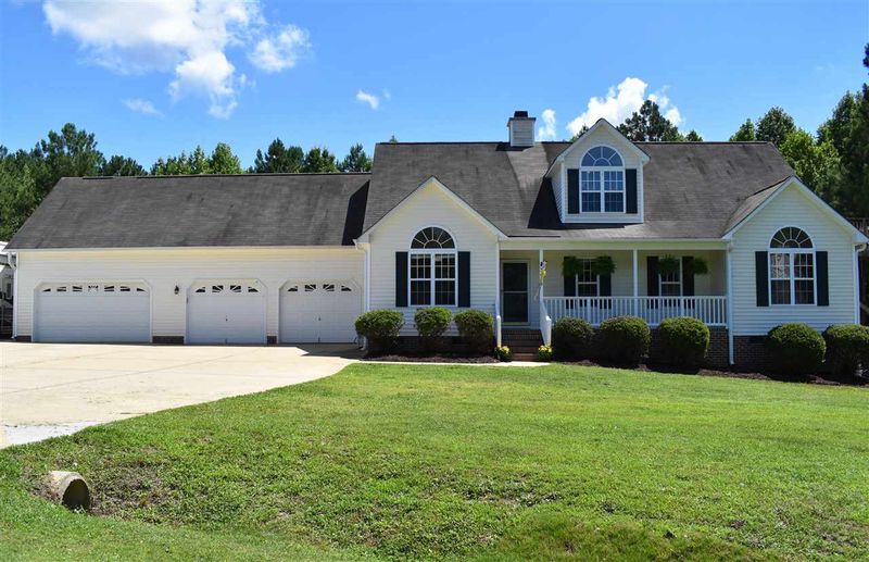 3400 Outcrop Ct, Clayton, NC 27520