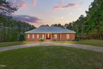 3400 Queen Ann Dr, Clayton, NC 27527