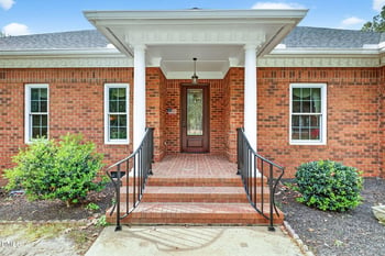 3400 Queen Ann Dr, Clayton, NC 27527