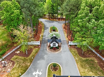 3400 Queen Ann Dr, Clayton, NC 27527