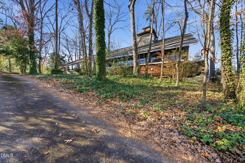 3401 Ocotea St, Raleigh, NC 27607