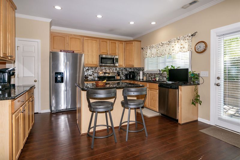 3402 Archdale Dr, Raleigh, NC 27614