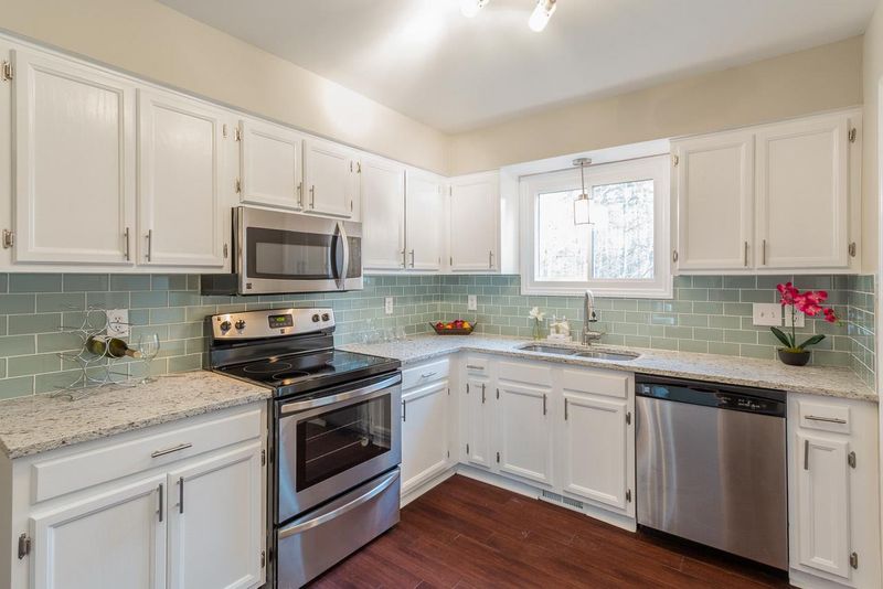 3403 Whitford Ct, Raleigh, NC 27606