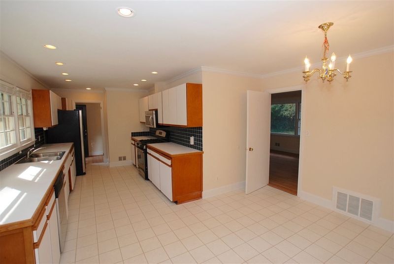 3404 Cherry Ln, Raleigh, NC 27607