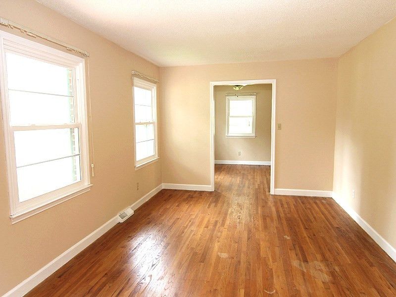 3404 Dogwood Dr, Raleigh, NC 27604