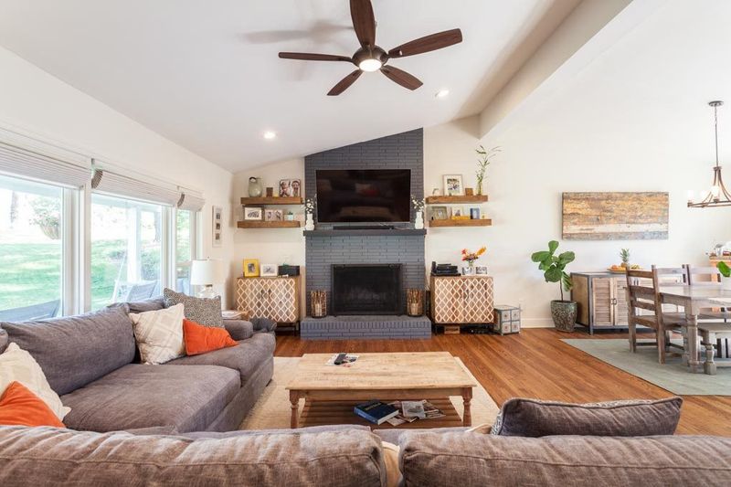 3408 Dell Dr, Raleigh, NC 27609