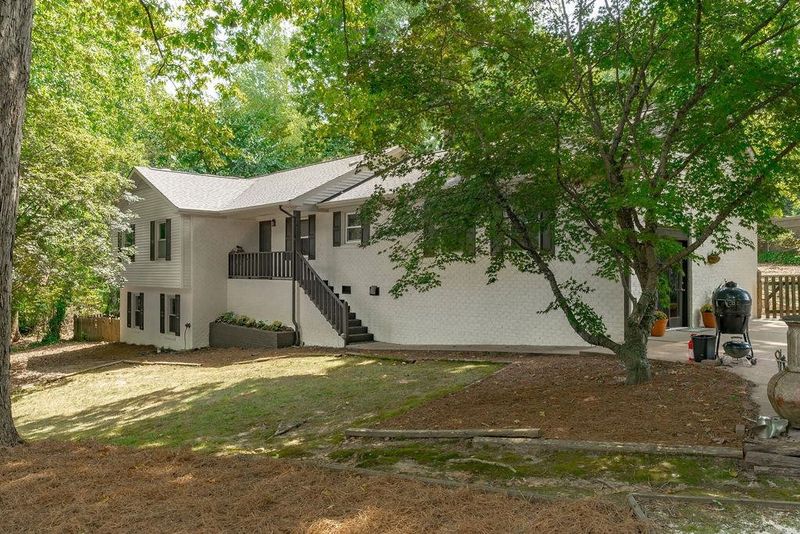 3409 Ocotea St, Raleigh, NC 27607