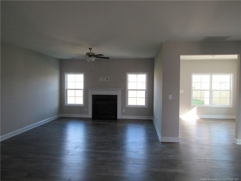 341 Cornhill Rd, Fayetteville, NC 28312