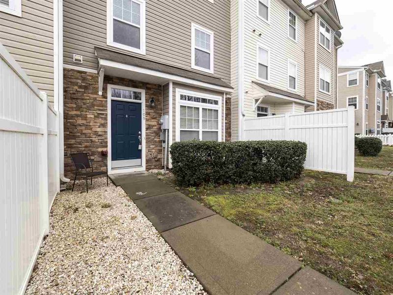 341 Gilman Ln #109, Raleigh, NC 27610